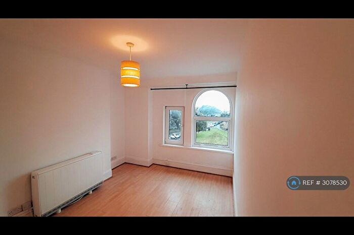 1 Bedroom Flat To Rent In South Terrace, Littlehampton, BN17