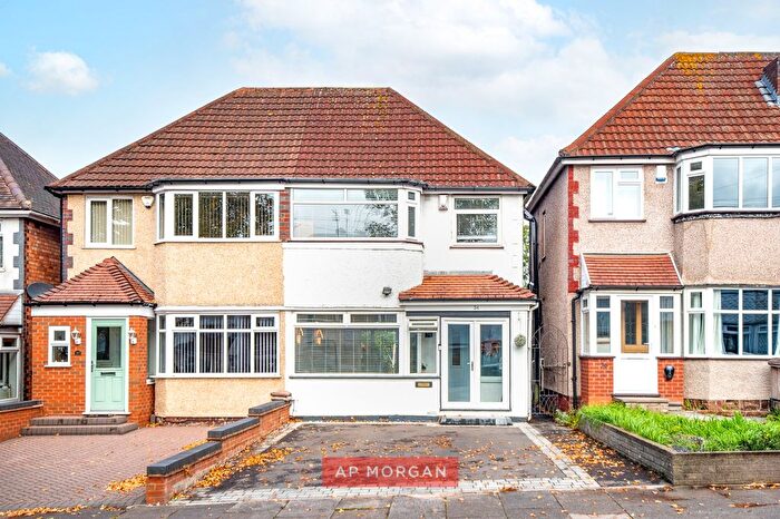 3 Bedroom Semi-Detached House For Sale In Rectory Park Road, Sheldon, Birmingham, West Midlands, B26