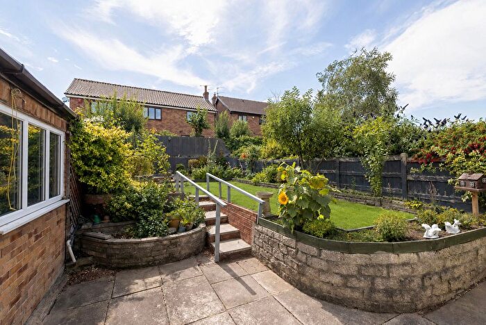 3 Bedroom Semi-Detached Bungalow For Sale In Bishopsgate Lane, Rossington, DN11