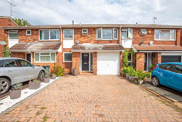 3 Bedroom Town House For Sale In Galsworthy Drive, Caversham Park Village, Reading, RG4