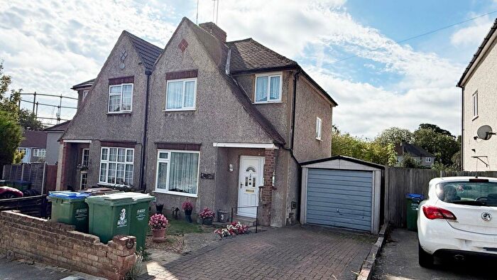 3 Bedroom Semi-Detached House For Sale In Leysdown Avenue, Bexleyheath, Kent, DA7