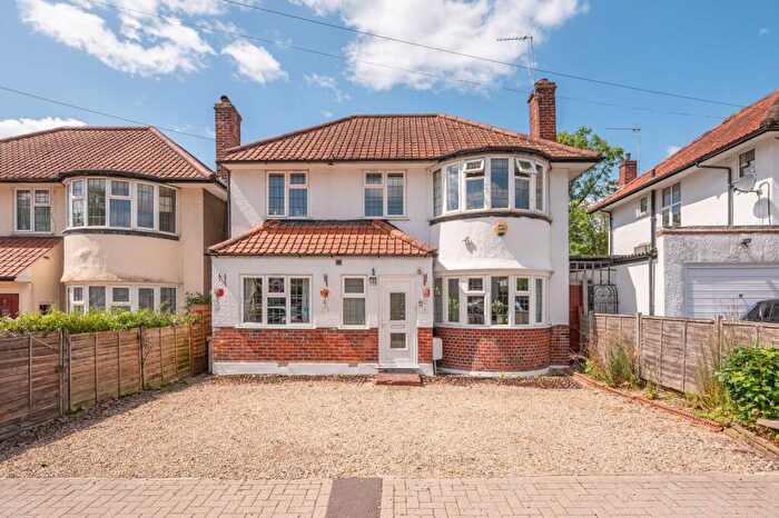 4 Bedroom Detached House To Rent In Uphill Grove, Mill Hill, London, NW7