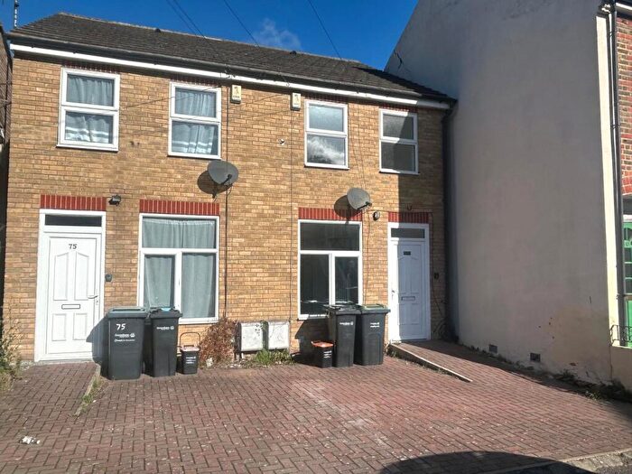 2 Bedroom Terraced House For Sale In Raphael Road, Gravesend, Kent, DA12
