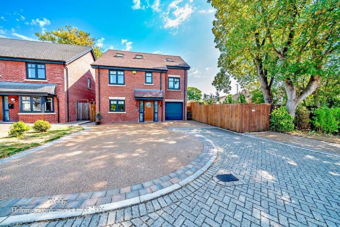 6 Bedroom Detached House For Sale In Portland Avenue, Aldridge, WS9