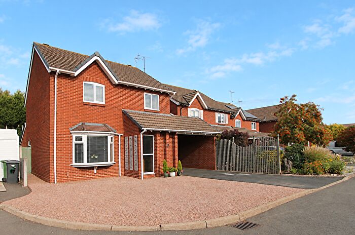 3 Bedroom Detached House For Sale In Kendlewood Road, Kidderminster, DY10