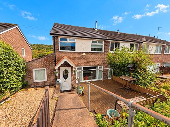 3 Bedroom End Of Terrace House For Sale In Parkdale Drive, Sowerby Bridge, HX6