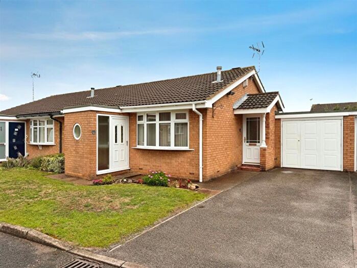 2 Bedroom Semi-Detached Bungalow For Sale In Bedale, Worksop, S81