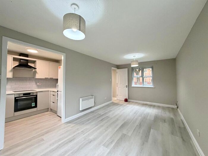 2 Bedroom Flat To Rent In Flynn Court, Salford, M6