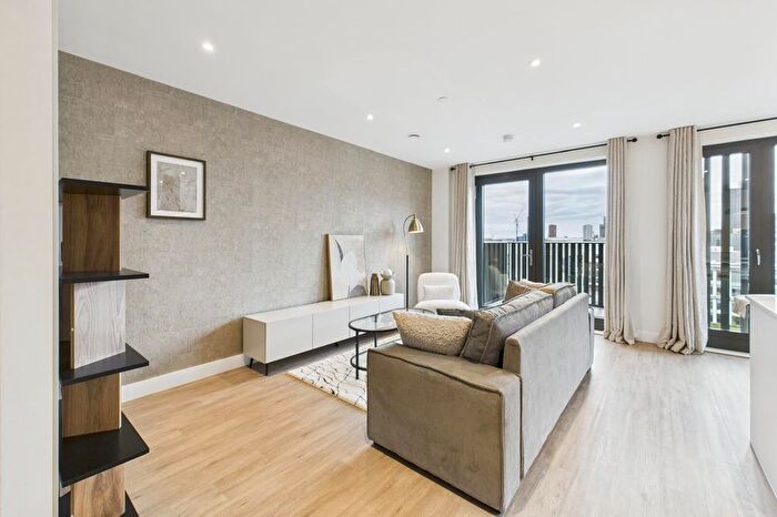 2 Bedroom Flat For Sale In Glasswater Locks, Birmingham, B4