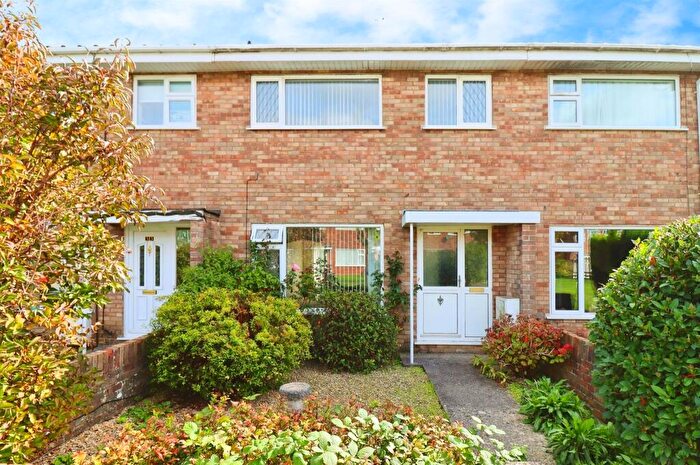 3 Bedroom Terraced House For Sale In Lyndale Road, Yate, Bristol, BS37