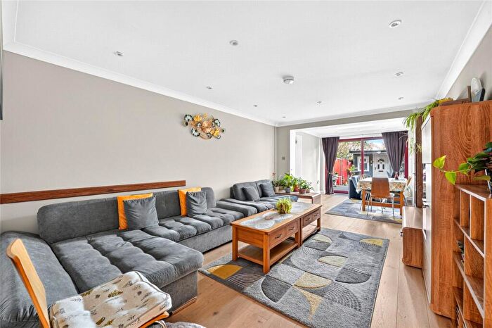 4 Bedroom Terraced House For Sale In Queens Road, Walthamstow, London, E17