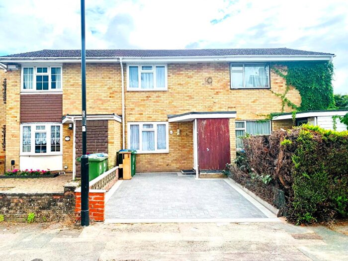 2 Bedroom House To Rent In Crabwood Road, SO16