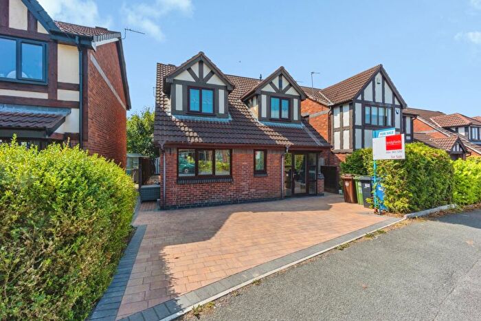Detached House For Sale In Rowanswood Drive, Hyde, Greater Manchester, SK14