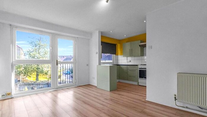 1 Bedroom Maisonette To Rent In Cowper Gardens, Southgate, London, N14