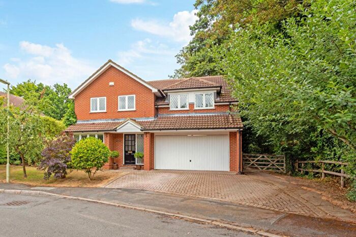 4 Bedroom Detached House For Sale In Southby Drive, Fleet, GU51