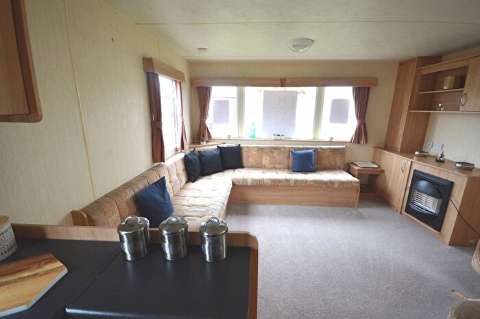 3 Bedroom Mobile/park Home For Sale In Marlie Holiday Park, Dymchurch Rd New Romney, TN28