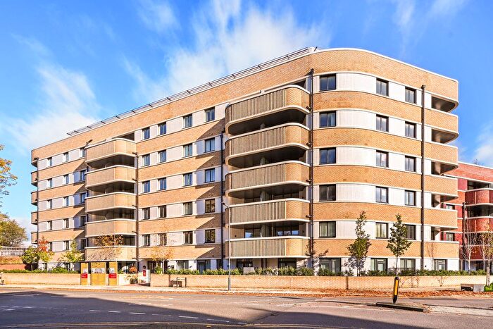 2 Bedroom Flat To Rent In Clifton Mansions, Park Avenue, London, NW2