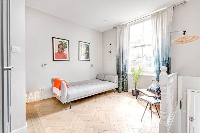 Studio To Rent In Castletown Road, Barons Court, W14