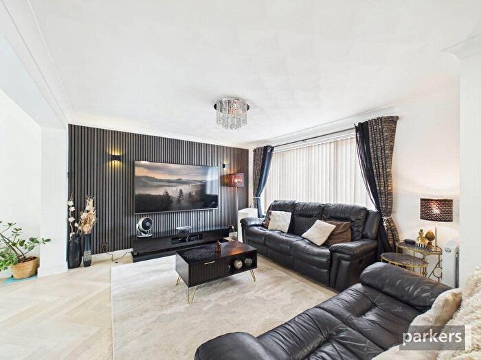 4 Bedroom Detached House For Sale In Tallis Lane, Reading, Berkshire, RG30