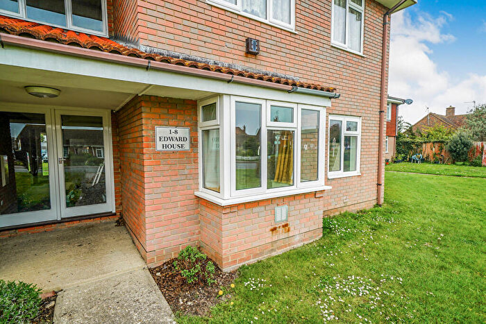 1 Bedroom Apartment For Sale In Manor Road, Selsey, Chichester, West Sussex, PO20