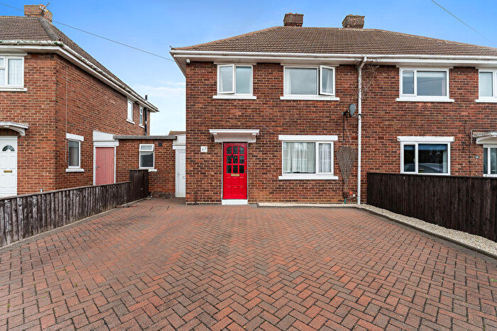 3 Bedroom Semi-Detached House For Sale In Sandringham Road, Cleethorpes, DN35