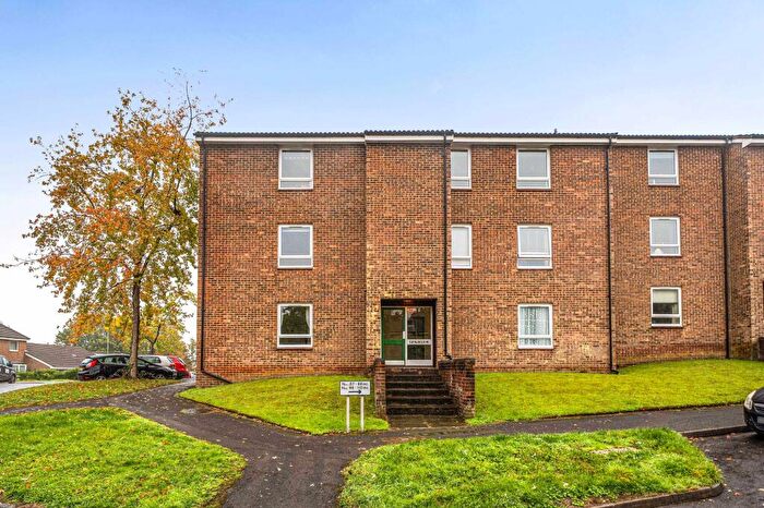 1 Bedroom Flat For Sale In Elder Close, Winchester, SO22