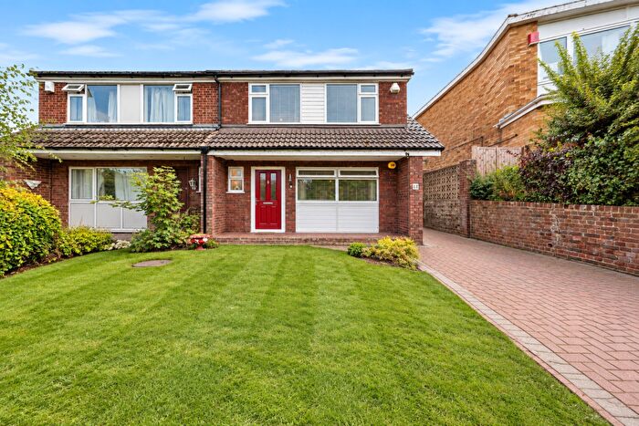 3 Bedroom Semi-Detached House For Sale In Chalky Bank, Gravesend, Kent, DA11