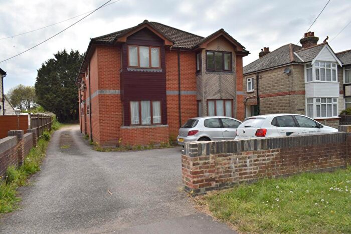1 Bedroom Apartment To Rent In Woodleigh Bank Court, - Long Lane, SO45