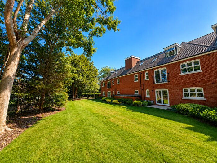 2 Bedroom Apartment For Sale In Evreham Road, Iver, SL0