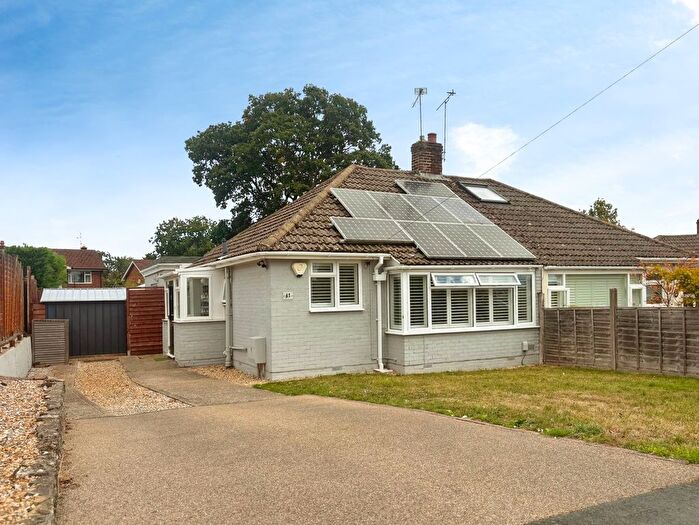 3 Bedroom Bungalow For Sale In Woodside Road, Farnham, Surrey, GU9