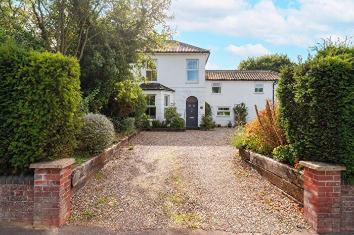 5 Bedroom Semi-Detached House For Sale In Cromer Road, North Walsham, NR28