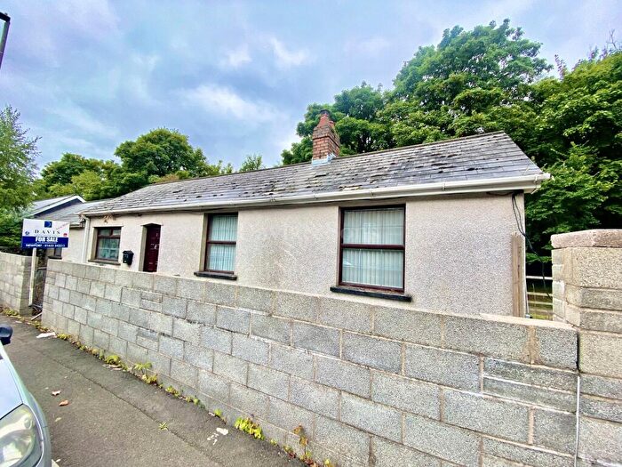 2 Bedroom Semi-Detached Bungalow For Sale In Twyncarn Road, Pontywaun, Cross Keys., NP11