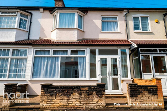 3 Bedroom Terraced House For Sale In West End Avenue, London, E10