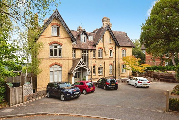 3 Bedroom Flat For Sale In Broadwater Down, Tunbridge Wells, TN2