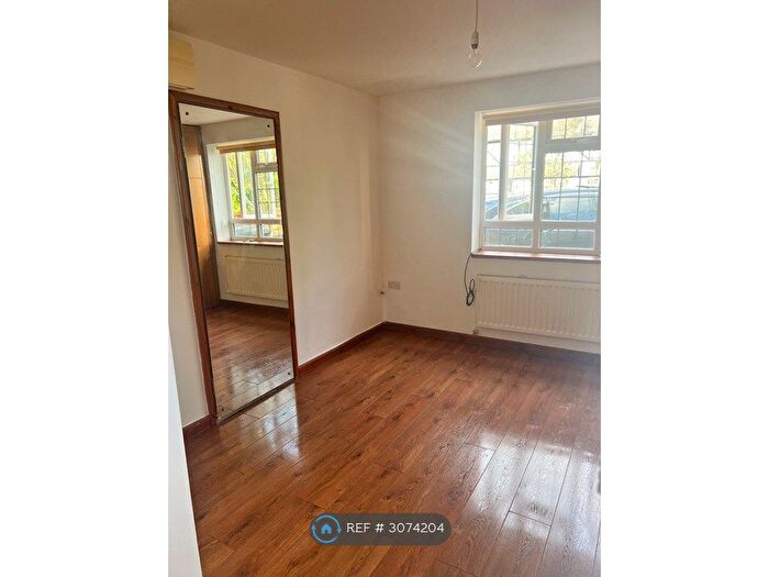1 Bedroom Flat To Rent In Old Ruislip Road, Northolt, UB5