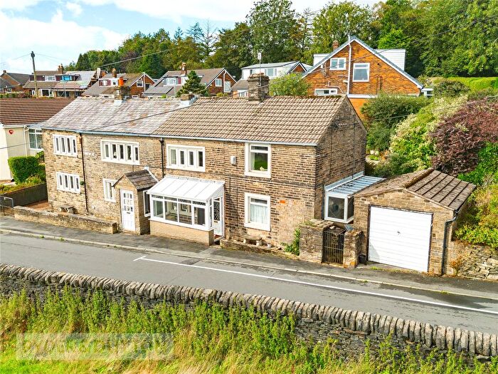 4 Bedroom Terraced House For Sale In Lower Turf Lane, Scouthead, Saddleworth, OL4