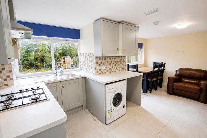 5 Bedroom House To Rent In Harborne Lane, Birmingham, B29