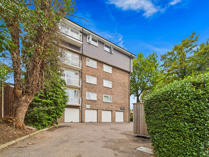 2 Bedroom Apartment To Rent In Warwick Court, Park Hill Road, Bromley, Kent, BR2