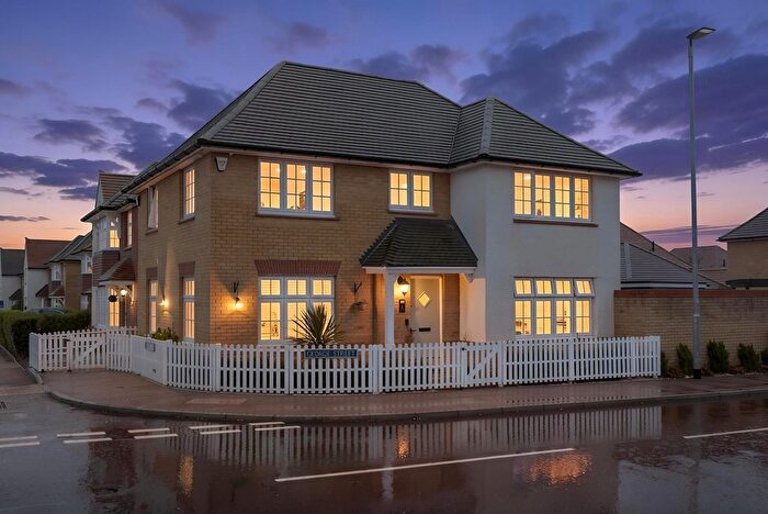 4 Bedroom Detached House For Sale In George Street, Basildon, SS16