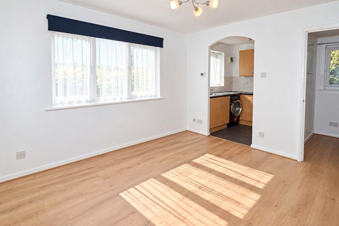 1 Bedroom Studio To Rent In Bridge Meadows, New Cross, SE14