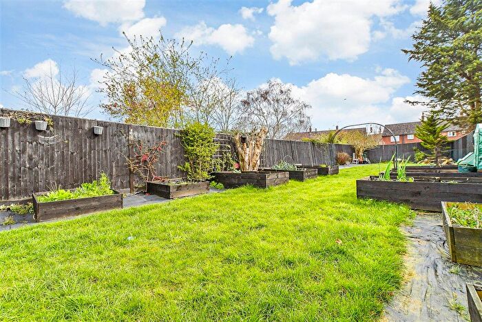 3 Bedroom Semi-Detached House For Sale In Goudhurst Road, Marden, Kent, TN12