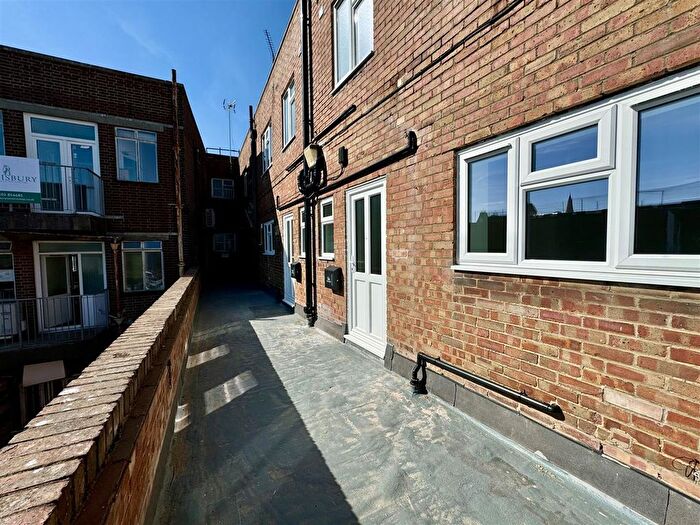 3 Bedroom Maisonette To Rent In Kingland Crescent, Poole, BH15