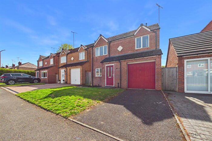 3 Bedroom Detached House For Sale In Woods Lane, Stapenhill, DE15