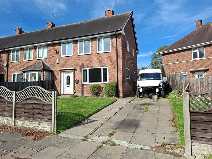 3 Bedroom End Of Terrace House For Sale In Packwood Road, Sheldon, Birmingham, B26