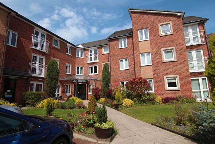 1 Bedroom Flat For Sale In Camsell Court, Framwellgate Moor, Durham, DH1