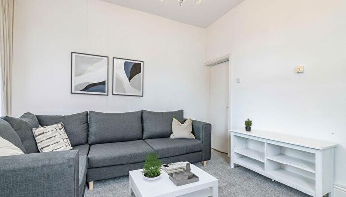 4 Bedroom House Of Multiple Occupation To Rent In Lamartine Street, Nottingham, NG3