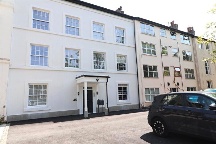2 Bedroom Apartment To Rent In Parkfield Road, Aigburth, Liverpool, Merseyside, L17