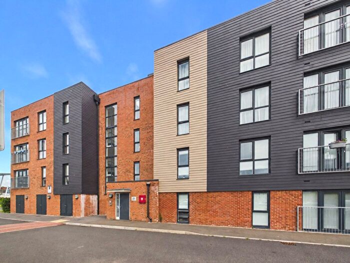 2 Bedroom Flat For Sale In Hobbs Way, Gloucester, Gloucestershire, GL2