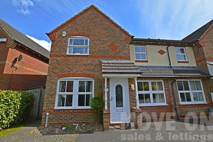 3 Bedroom Semi-Detached House To Rent In Everdene Close, Ferndown, BH22