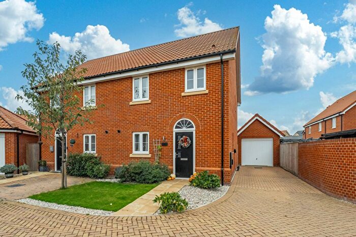 3 Bedroom Semi-Detached House For Sale In Rowan Drive, Dereham, NR20